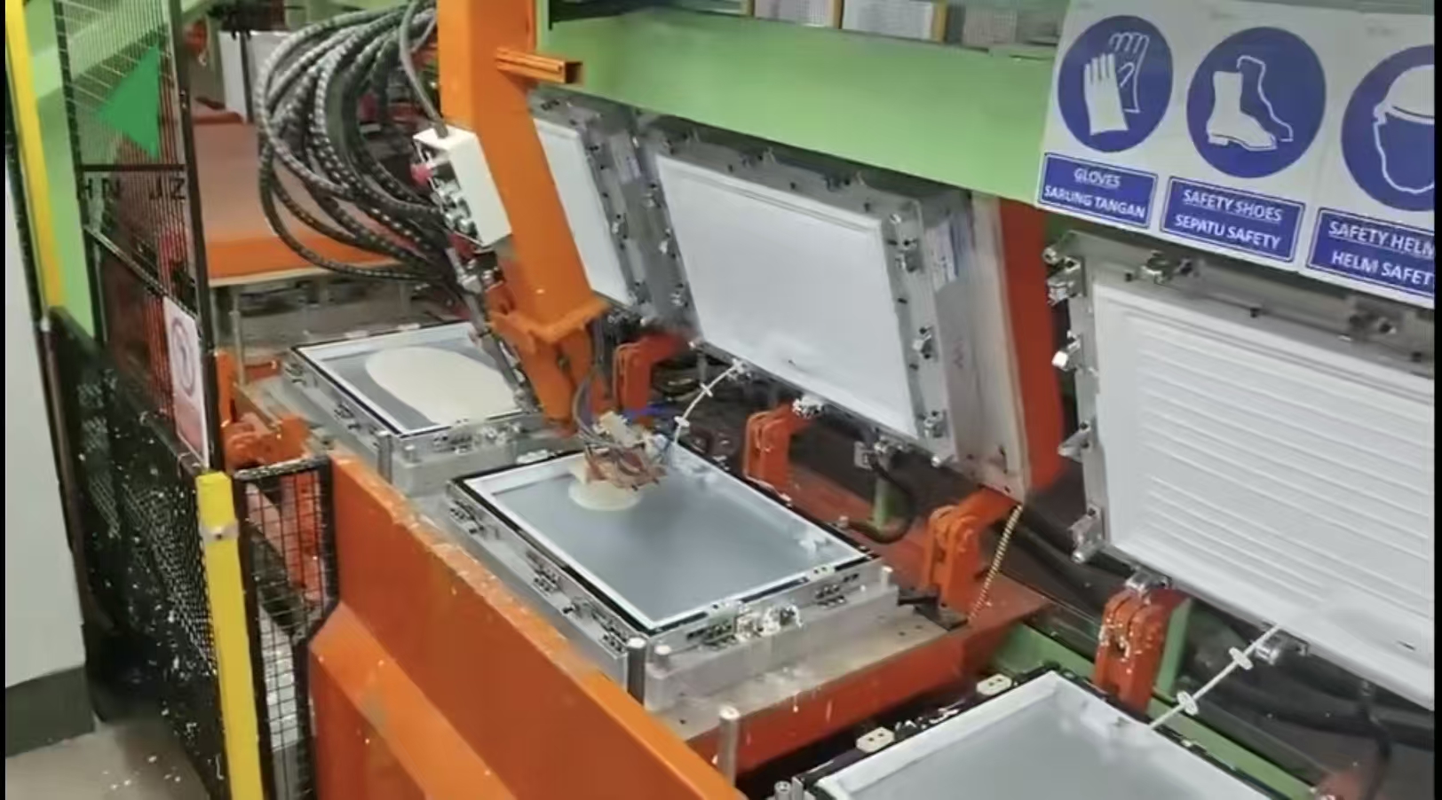 印尼冰箱門體發(fā)泡生產(chǎn)線項(xiàng)目